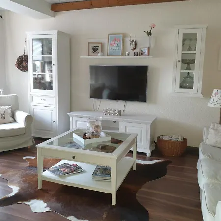 Landhaus Ferienwohnung Erika شقة *