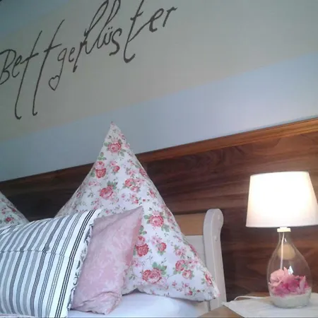 Landhaus Ferienwohnung Erika شقة *
